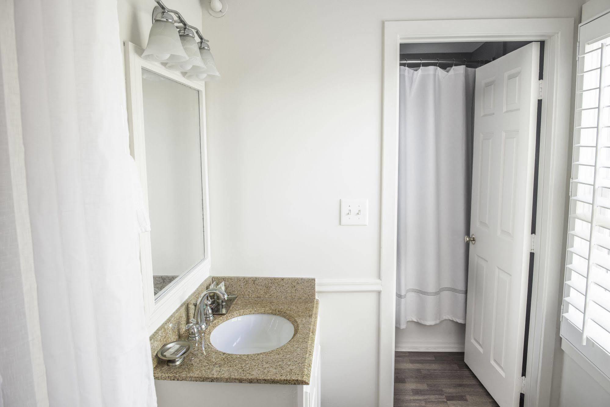 Vineyard Square Hotel And Suites Edgartown Esterno foto