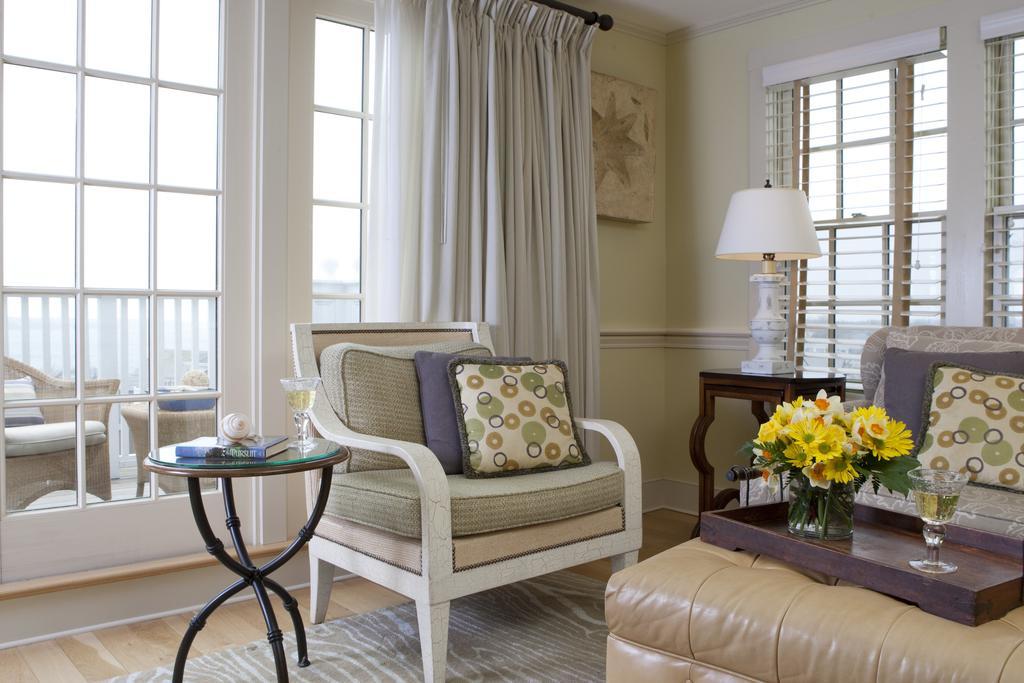Vineyard Square Hotel And Suites Edgartown Esterno foto